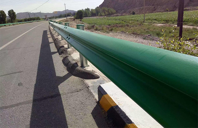 喀什高速公路波形护栏