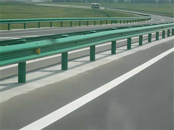 喀什高速护栏板守护安全广泛应用于多个行业